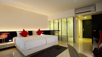 Jacuzzi Suite gallery image 4