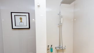 Deluxe Pool Views gallery image 2