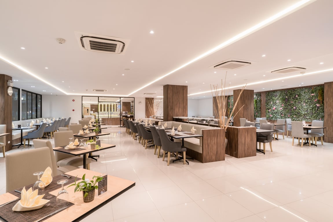 Restaurant — New Square Patong