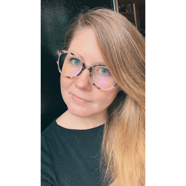 Caitlin Meredith headshot