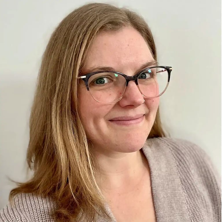 hannah stevens headshot