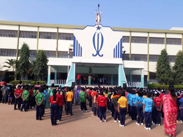 Holy Cross Matriculation Higher Secondary School Vellore