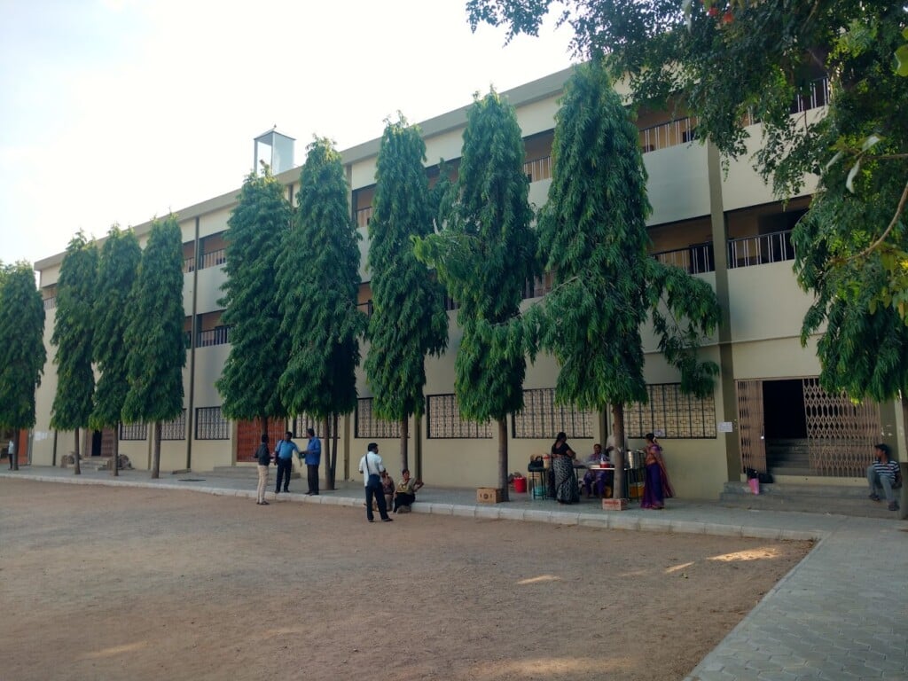 Holy Cross Matriculation Higher Secondary School Vellore - 3
