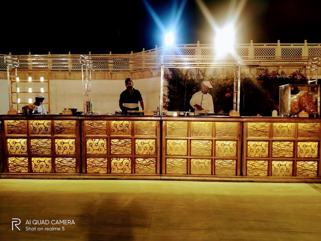 Shivani chat corner / Shri shyam catering services