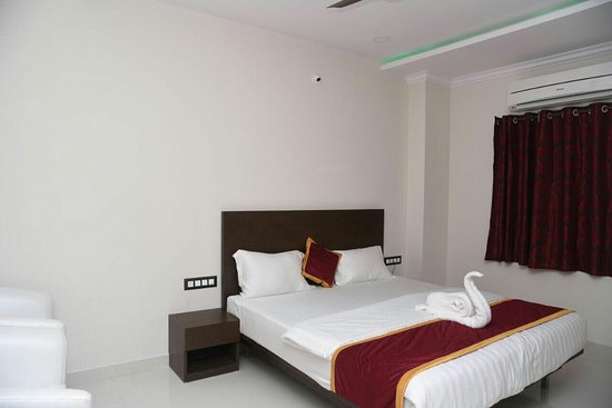 The Grand Kubera Palace - 4