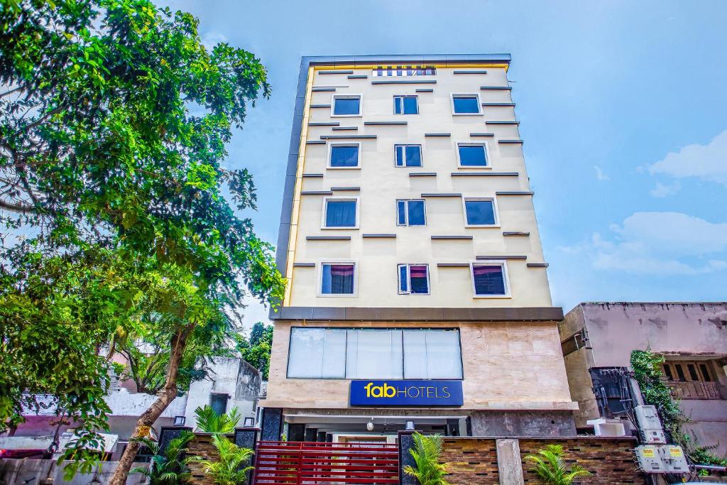 FabHotel RR Grand - Hotel in MG Road, Vijayawada