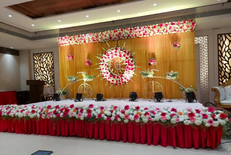 Hotel Centre Side - 3