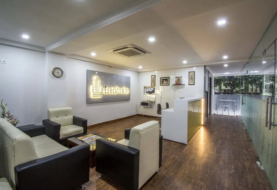 New Hotel Executive Inn - 3