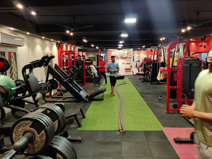 Mr & Mrs. Muscles Gym - 3