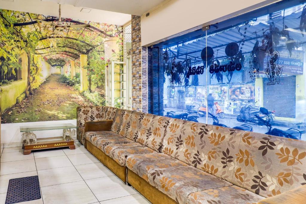 Hotel Amaravathi Residency - 3