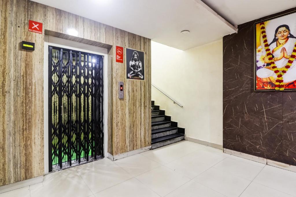 Capital O Hotel Thilothama Grand - 3