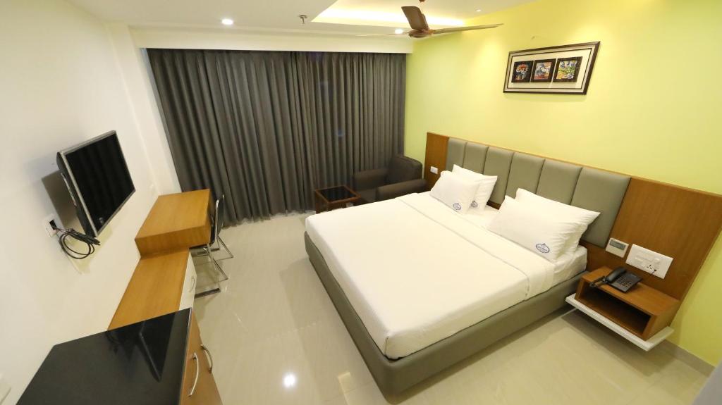 Hotel Sri Ram Grand - 4