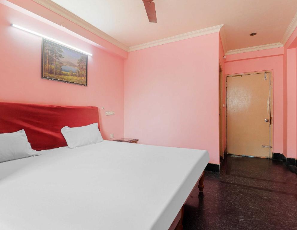 SPOT ON 81033 HOTEL HILL PARK - 4