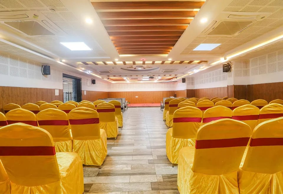 FabHotel SVA - Hotel in Chinna Gadhili, Visakhapatnam - 3