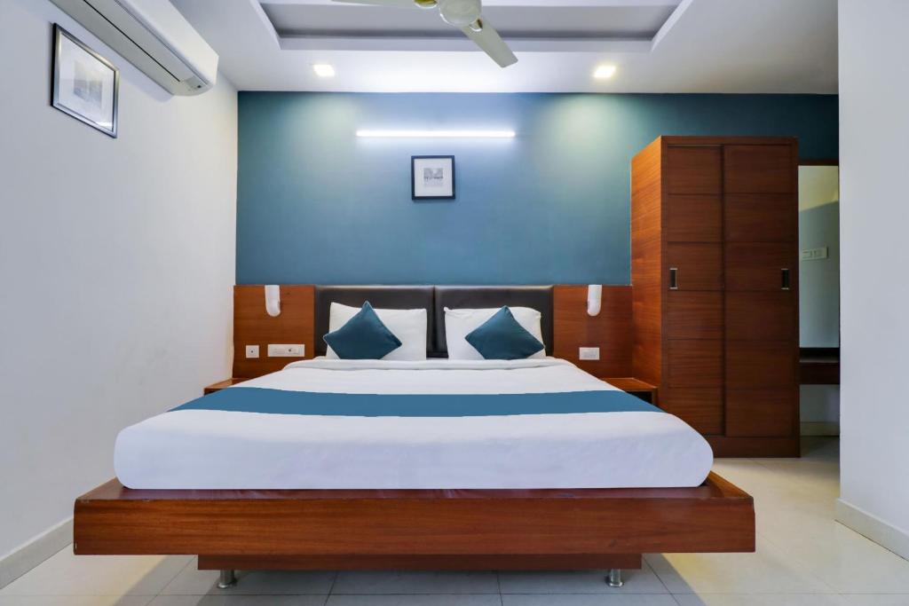Super OYO SilverKey Hotel Stay Inn Maharani Peta - 4