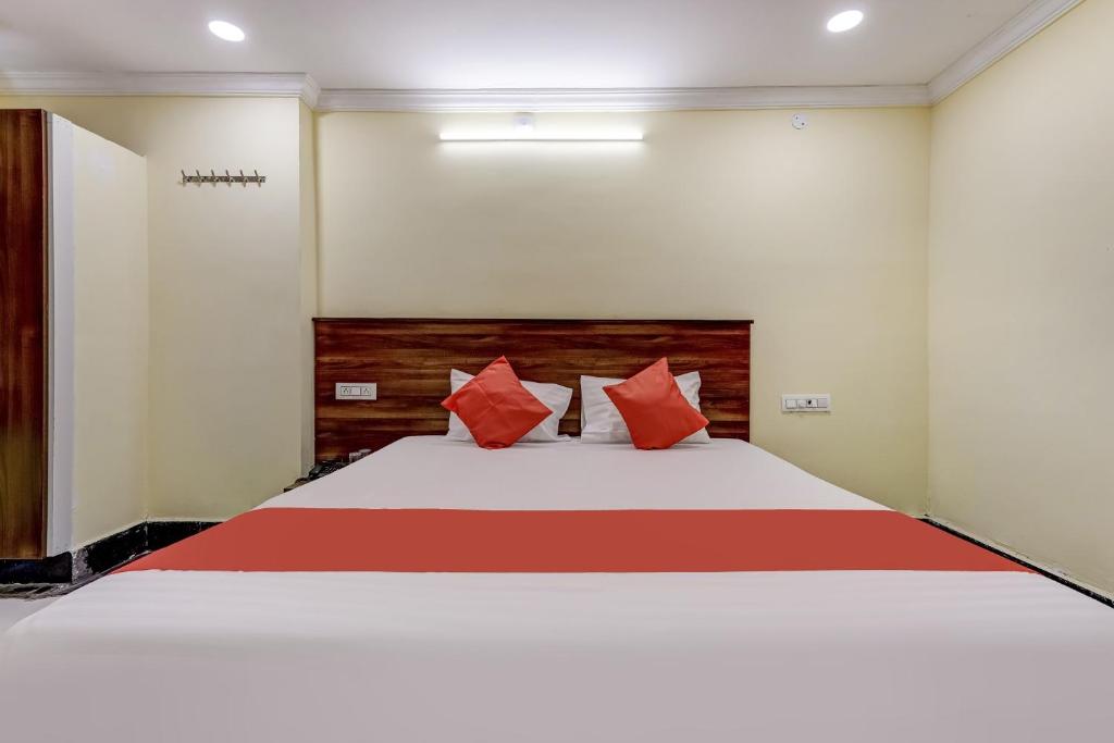 Capital O Hotel Srinivasa Residency - 4
