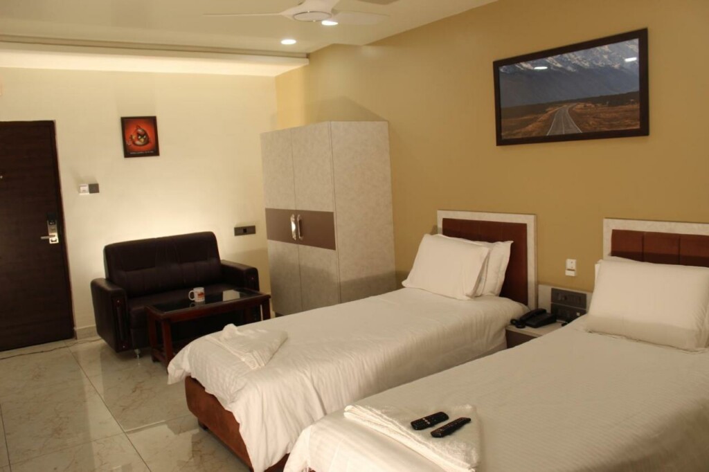 HOTEL KUMBHAKARNA - 2