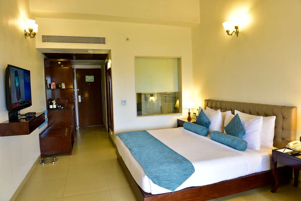 Golden Tulip Grand View Resort Candolim Goa - 5