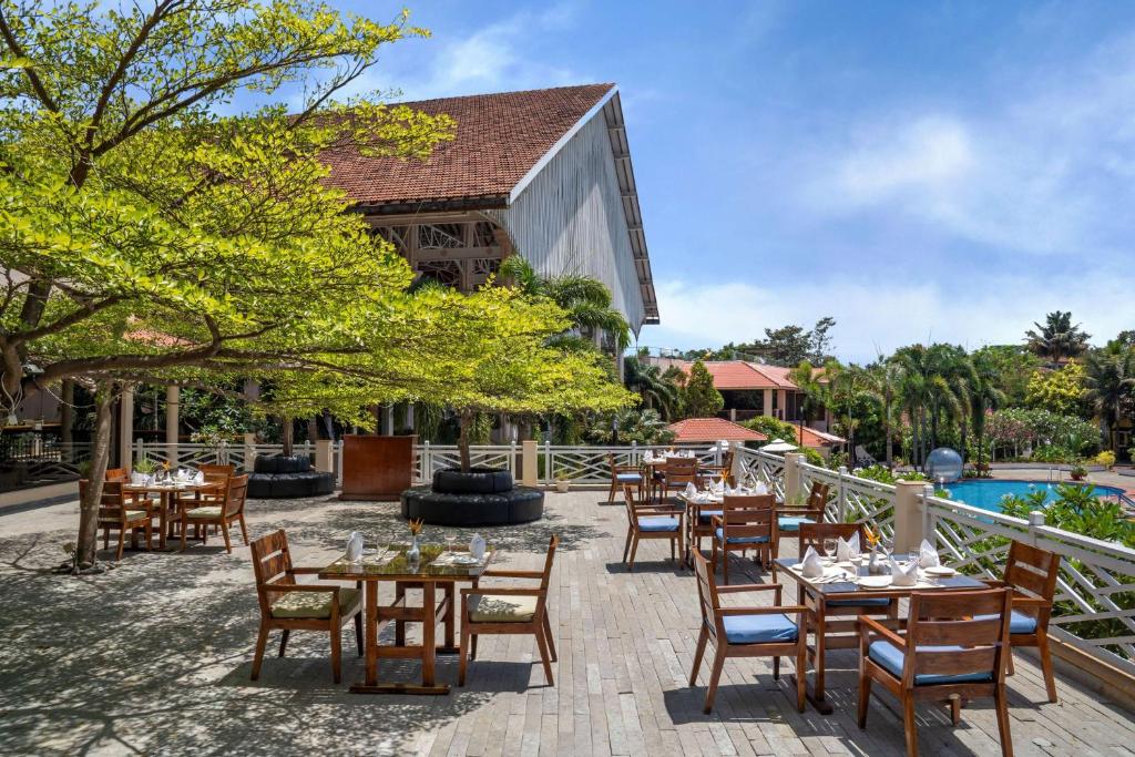 Radisson Blu Resort Goa Cavelossim Beach - 2