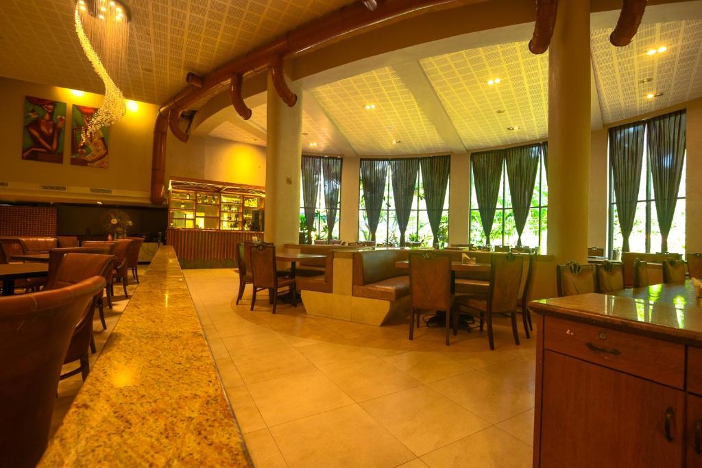 Neelam the Glitz - 4