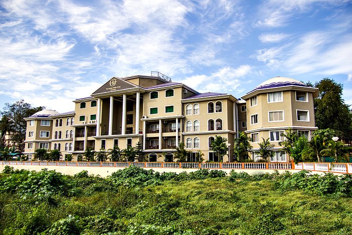 The Golden Suites & Spa