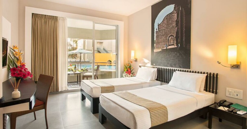 Whispering Palms Beach Resort - 4