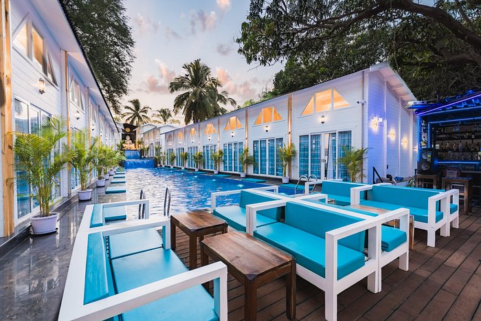 Candolim Hideout Resort - 2