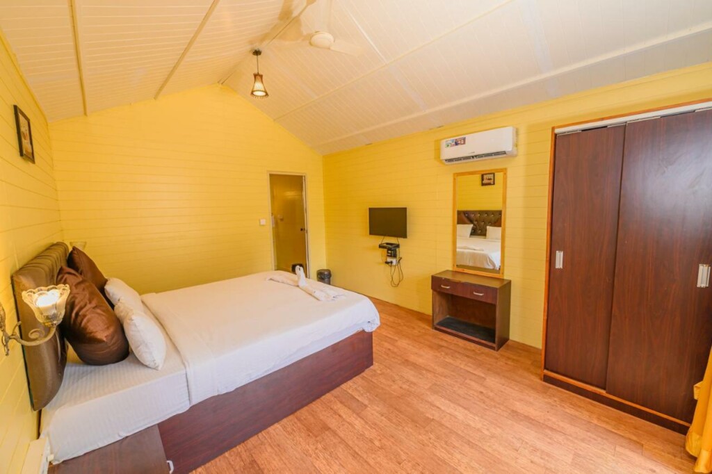 SummerSky Beach Resort and Caffe Mudra - 4