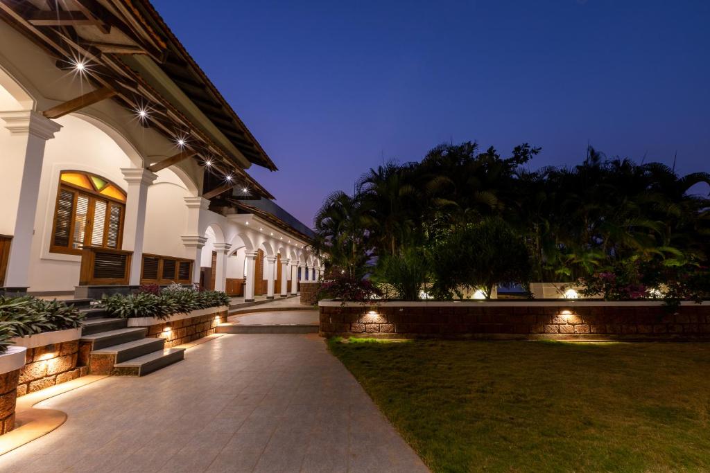 Dream Discovery Sea View Resort & Beach Cafe