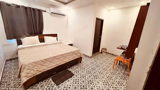 Golden Rose Hotel - 3