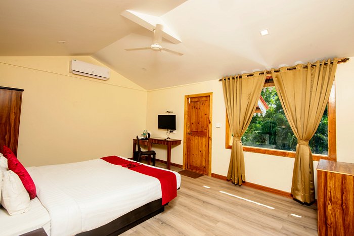 Majestic Beach Comforts - 4