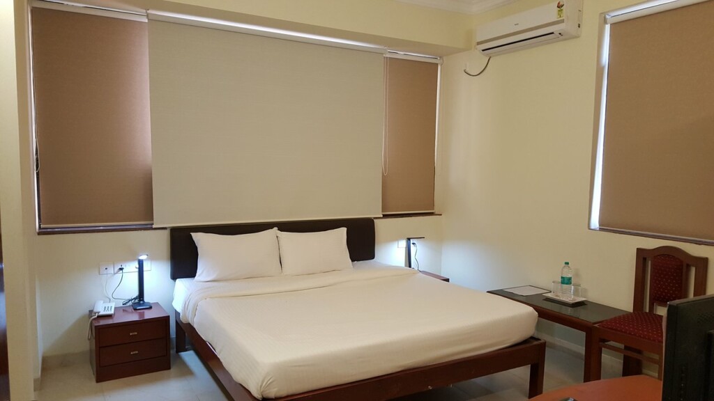 Gomati Business Hotel - 4