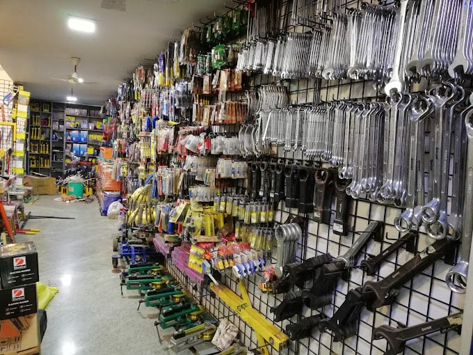 new lips book shop - 3