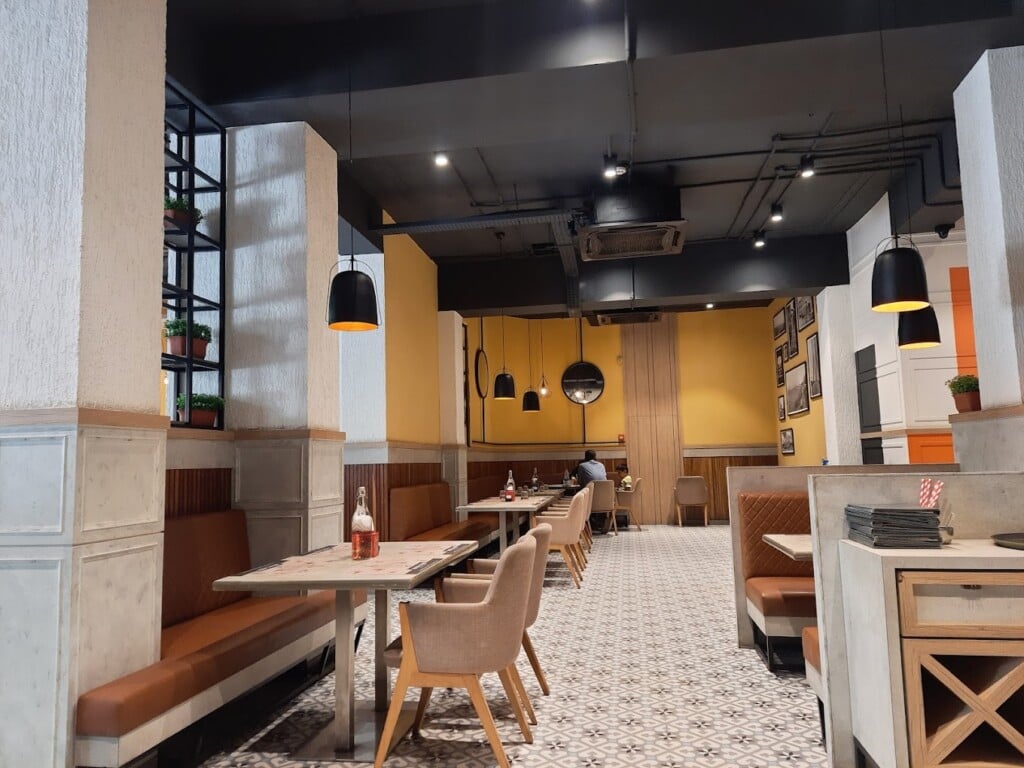 Kailash Parbat- Pure Vegetarian Restaurant - 2