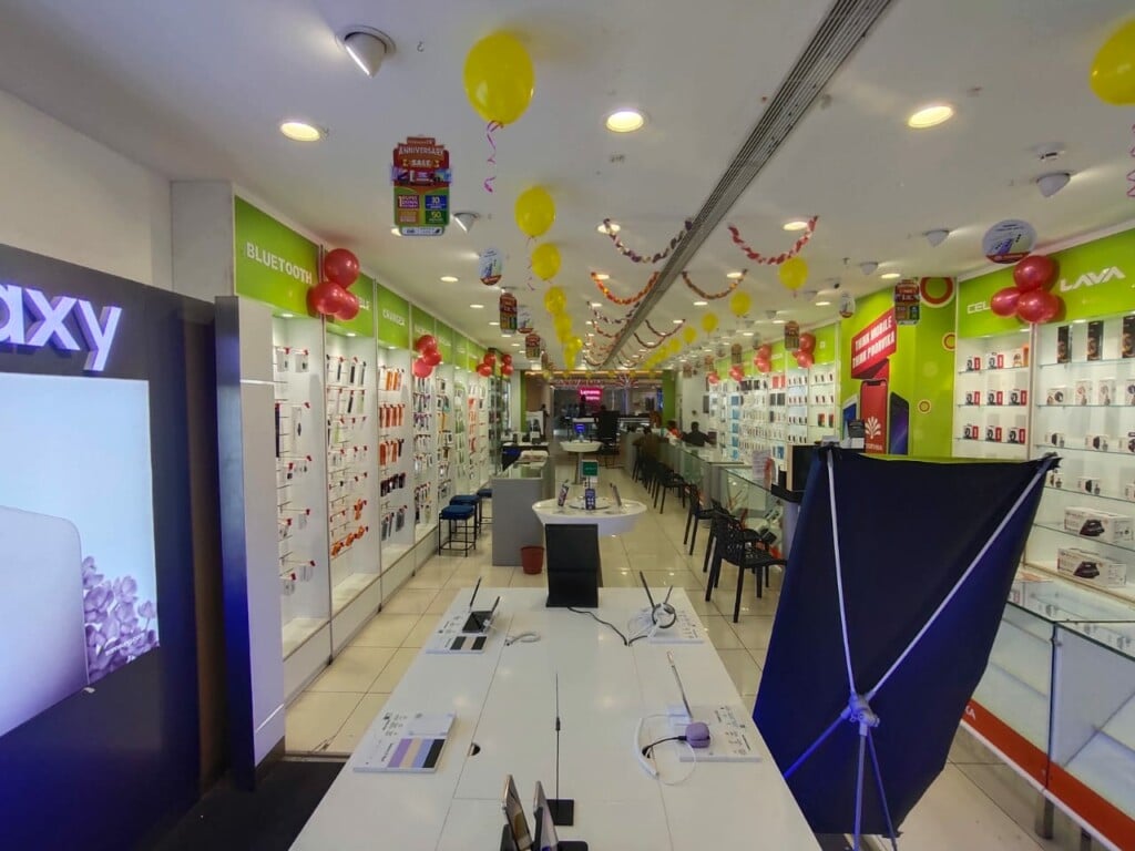 Poorvika Mobiles Chennai - EA Mall - 3