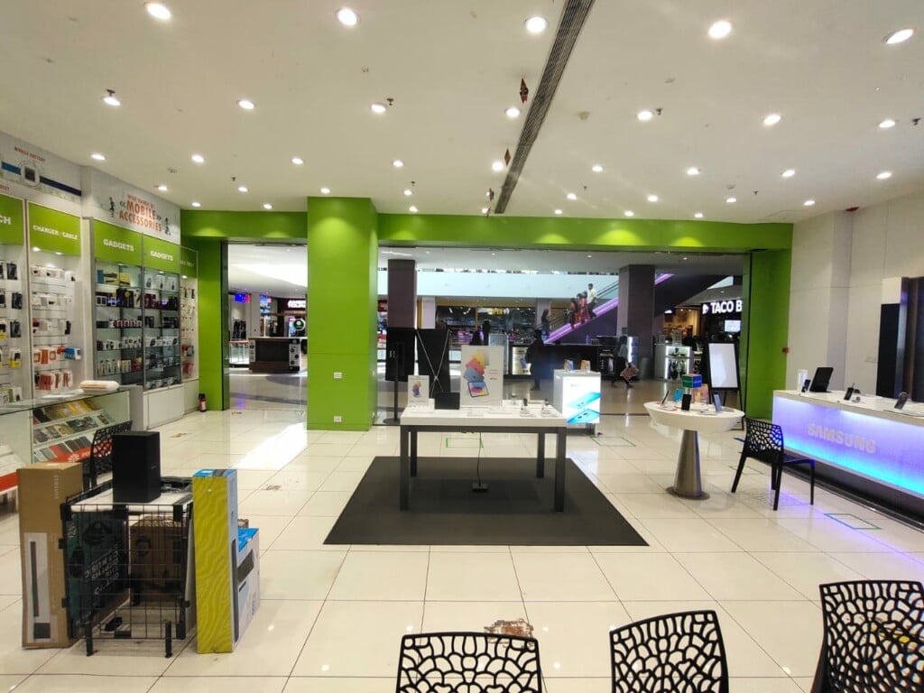 Poorvika Mobiles VR Mall - 2