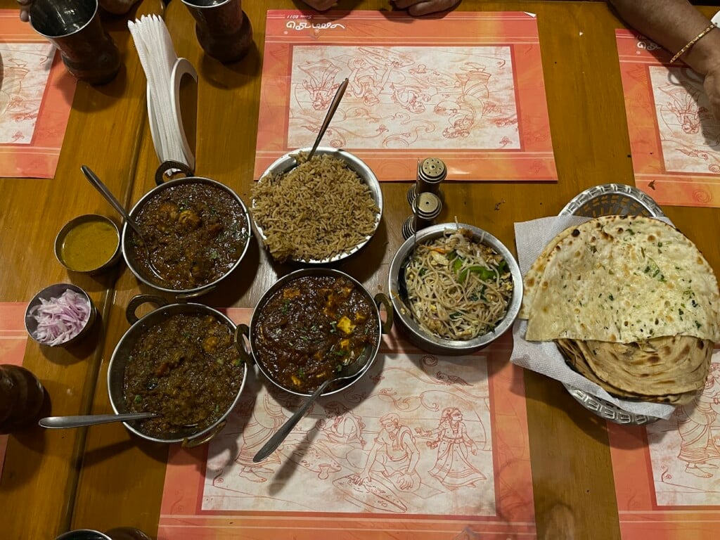 Munveedu Restaurant Adyar - 3