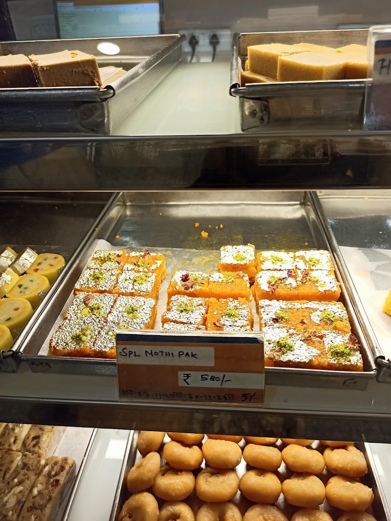 NANDHINIEE SWEETS Anna Nagar - 2