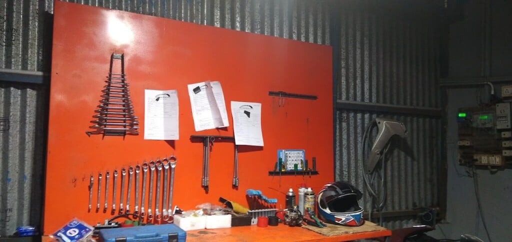 Motorcycle Maniacs : Bike Service Center and Accessoires - 3