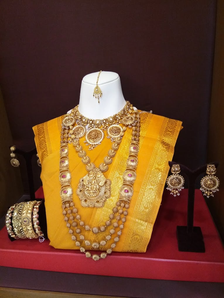 Tanishq Jewellery - Chennai - Cathedral Road - 4