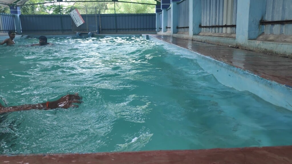 VV International School Of Swimming - 3