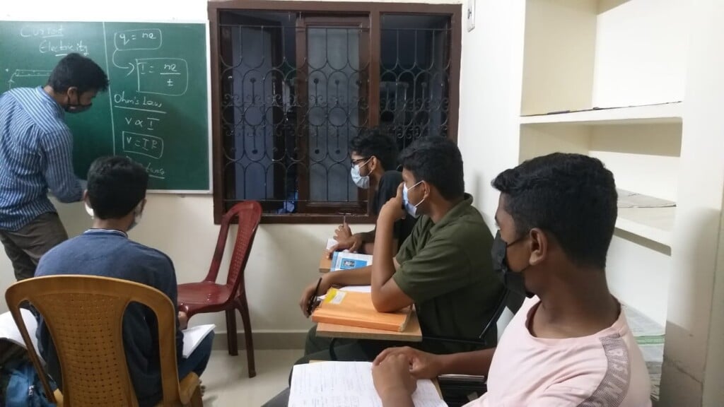 SS Academy - NEET Coaching Centre | Crash Courses - NEET, IIT JEE | Engg B.Arch & NATA | NTSE Olympiad - 2