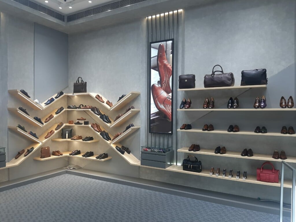 Language Shoes & Accessories - 2