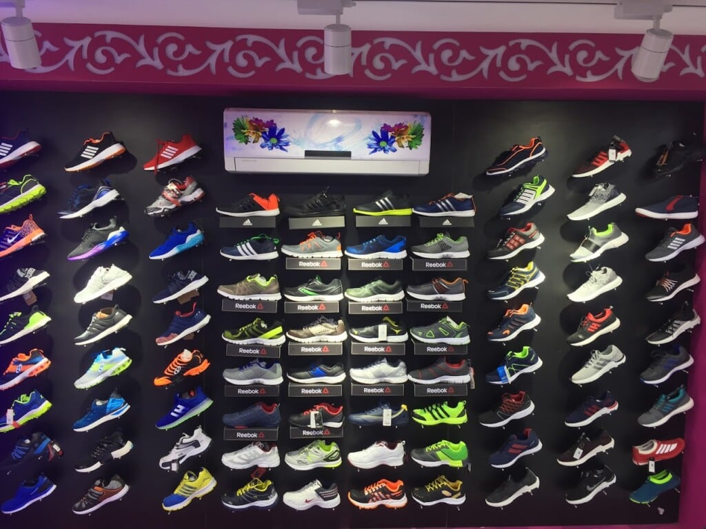 Luxus Footwear Showroom - 2