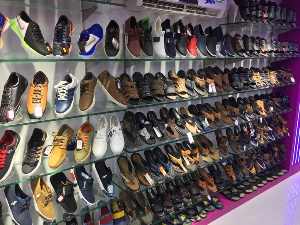 Luxus Footwear Showroom - 4