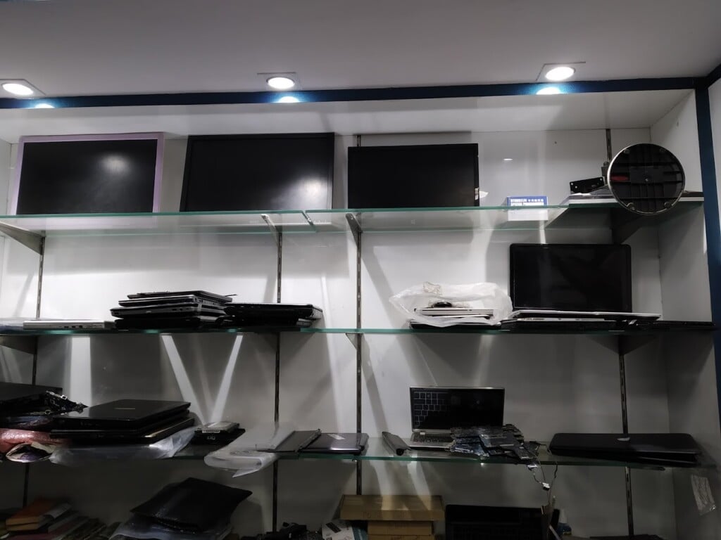 Laposys Laptop Service Center - 3
