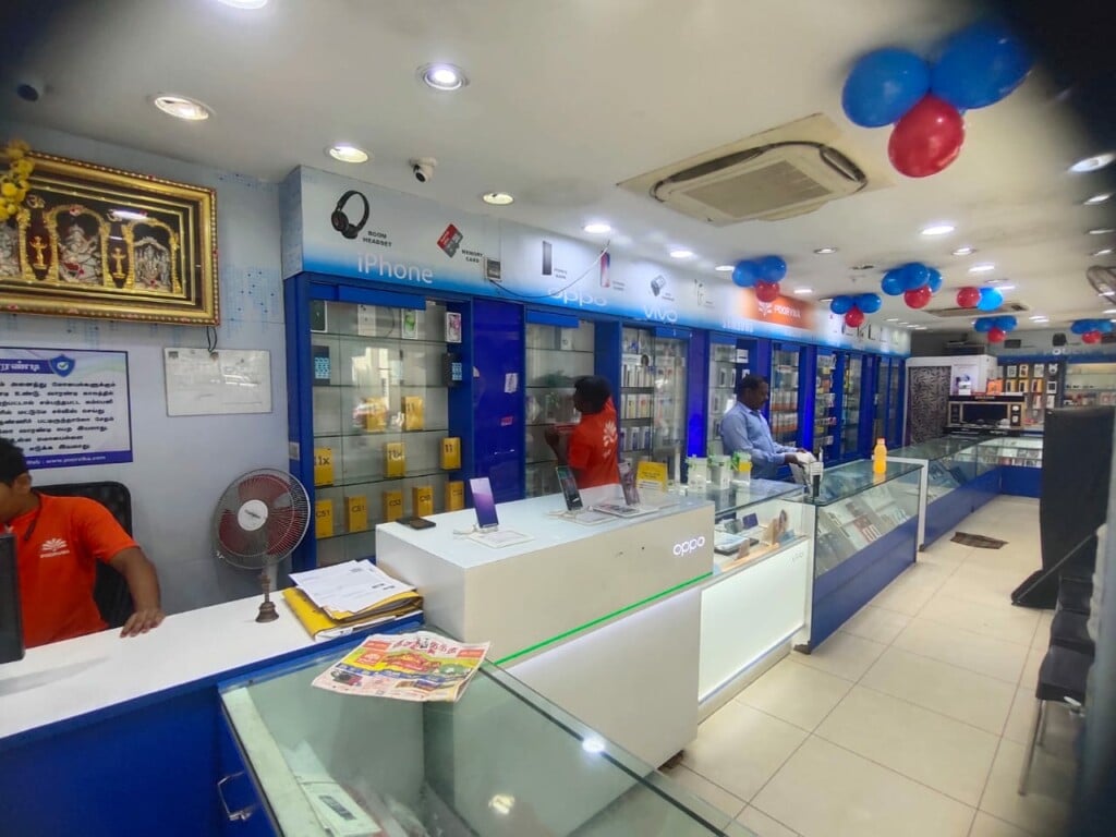 Poorvika Mobiles Vadapalani - 2