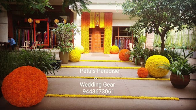 Petals Paradise - Flower Shop & Garlands