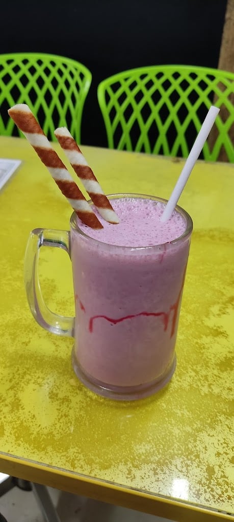 Ice Cap Fresh Juice & Snacks - 2