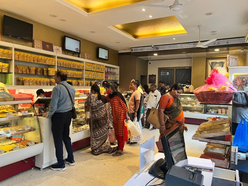 Kakada Ramprasad Sweets and Chaats - 3